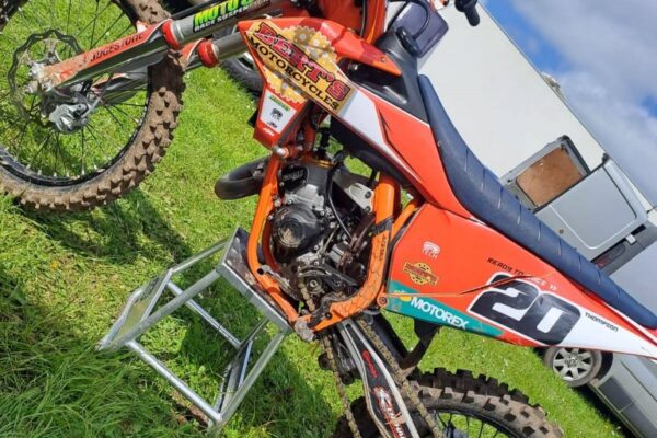 Alfie Thompson racing in the Southerly Motocross championship